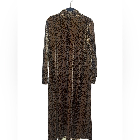 JOAN RIVERS Animal Print Robe - Picture 2 of 5